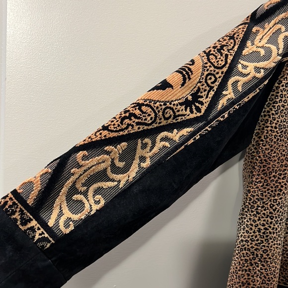 Wraps Collection: Vintage Multi Animal Print Blazer - Picture 4 of 7